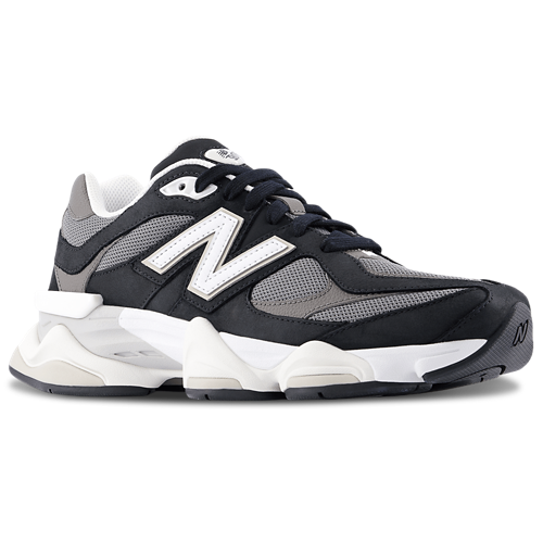 9060 Black and White