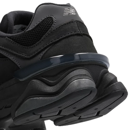 9060 Total Black